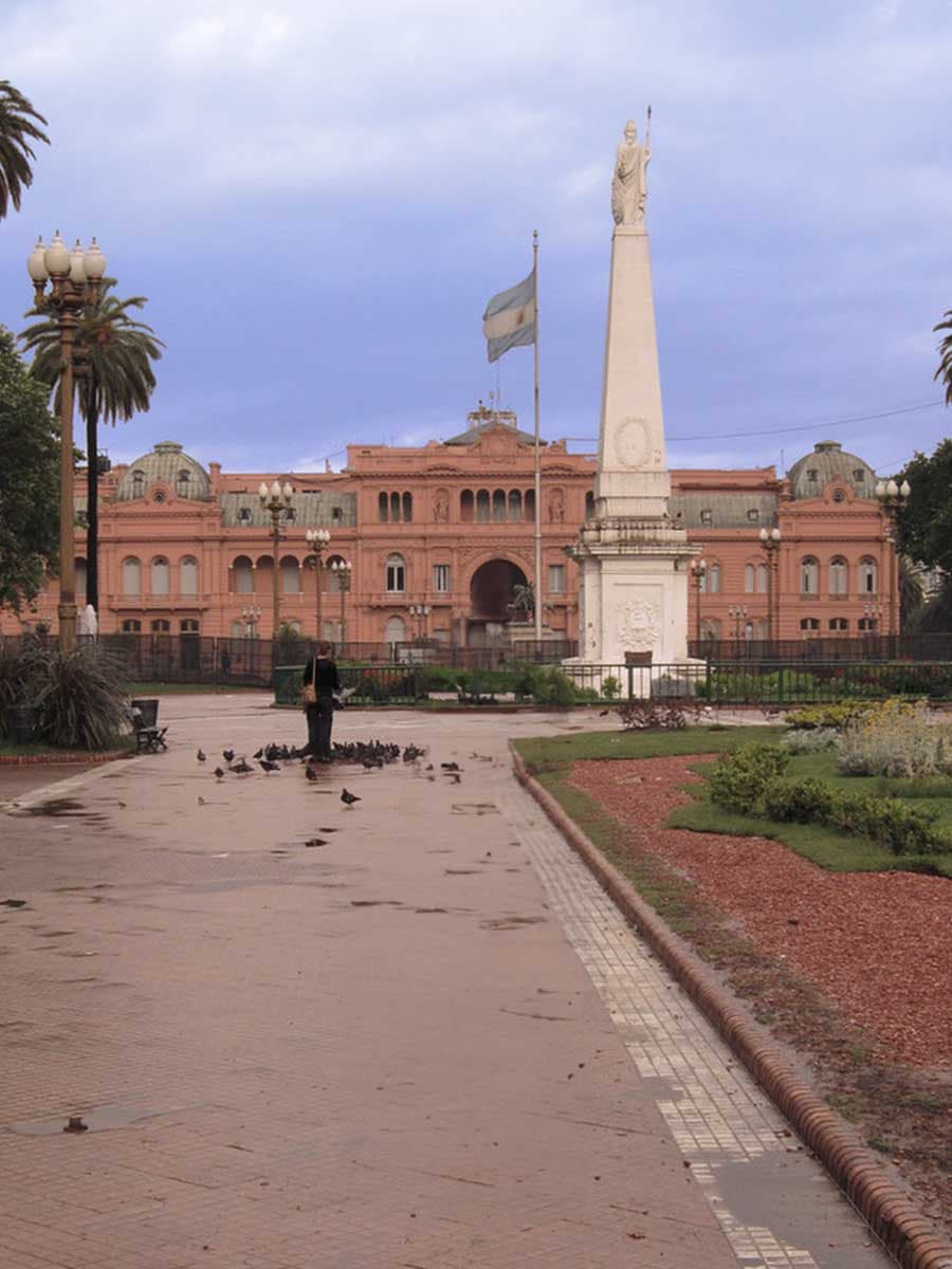 Plaza de mayo buenos aires travel design