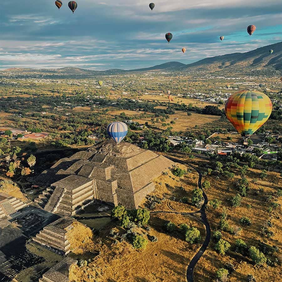 Pyramid hot air balloons view travel design