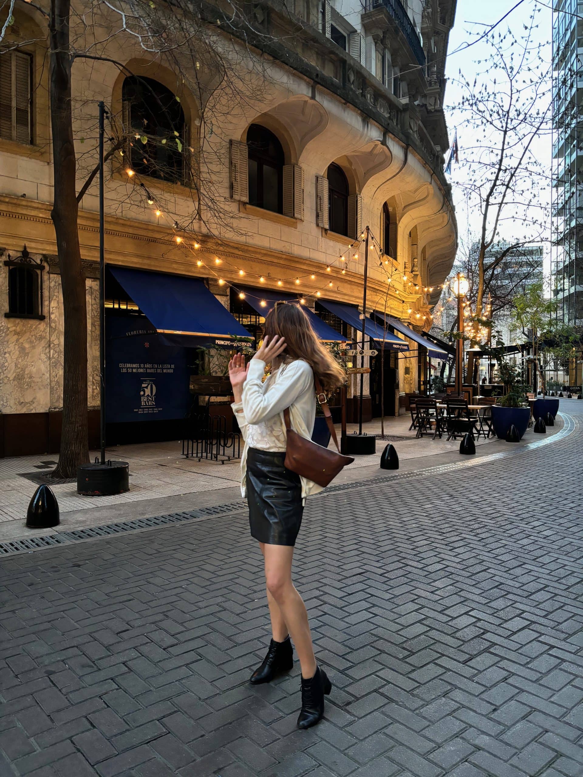 La calle más sinuosa de la ciudad a escala